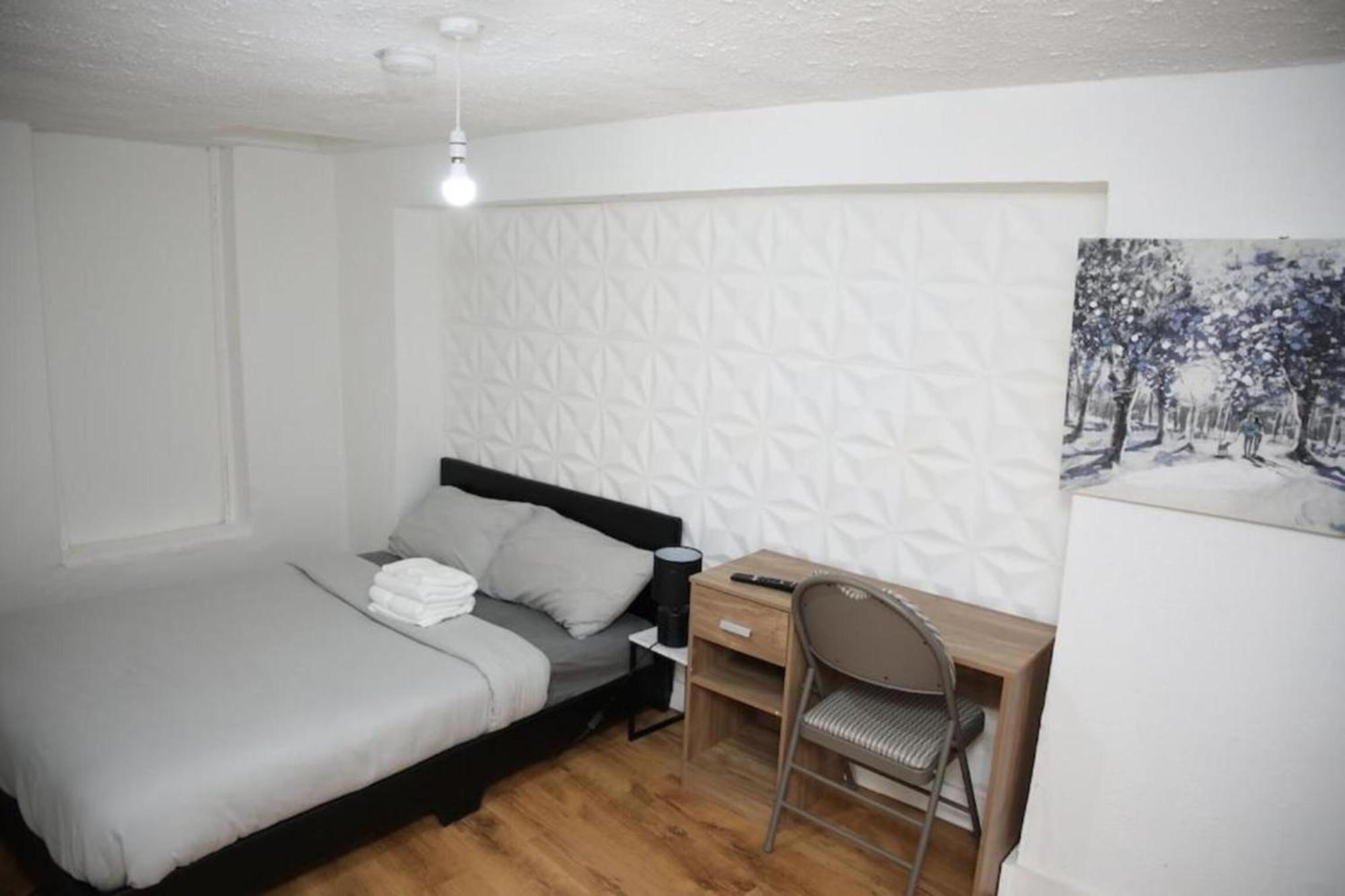 Oyo Timi Holiday Homes London Exterior photo