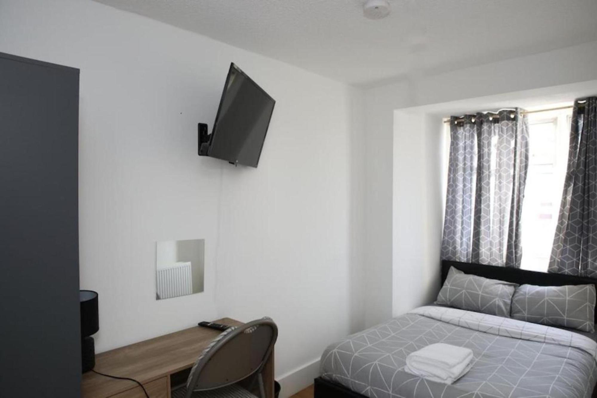 Oyo Timi Holiday Homes London Exterior photo
